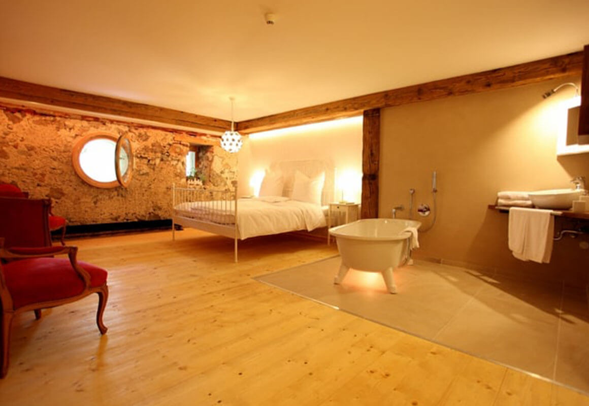 ROMANTIK ZIMMER